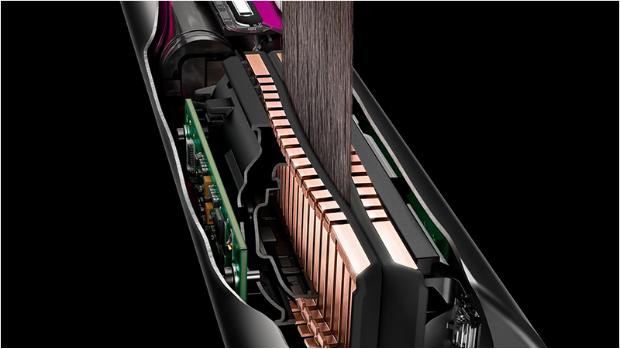 Lanksčių plokštelių išlenkimo, kad suimtų plaukus, vaizdas stambiu planu.