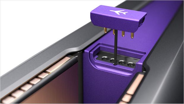 Close up of the Flight tag feature of the Dyson Corrale hair straightener