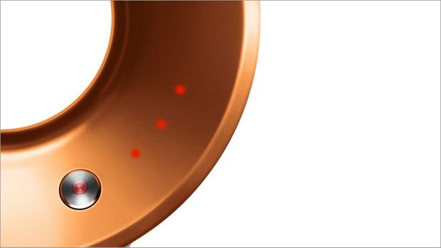 Close-ups of Supersonic's control buttons.