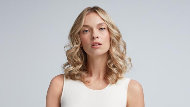 Video showing how to create classic curls.