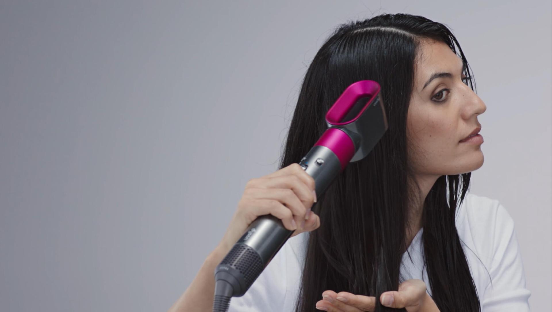 Videoclip despre cum să vă pregătiți părul pentru coafare