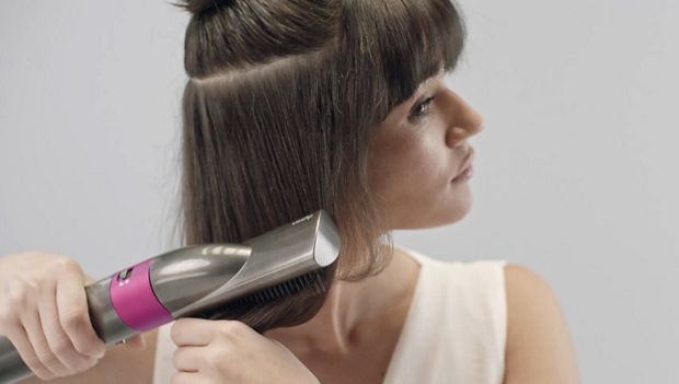 Videoclip demonstrând folosirea periei mici și moi de netezire