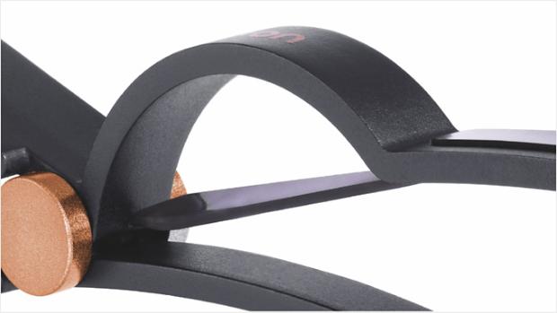 The rear pocket of the Sectioning hair clip.