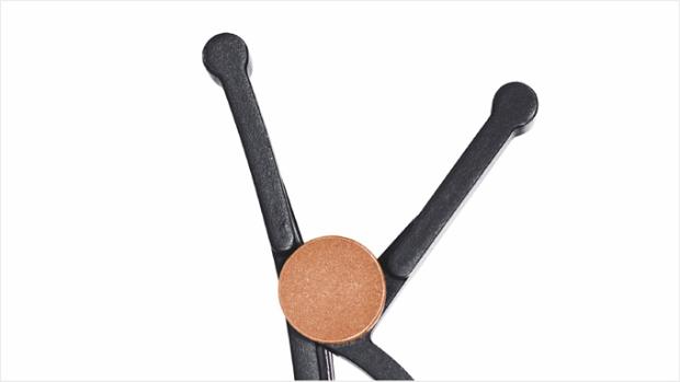 The handles of the Sectioning hair clip.