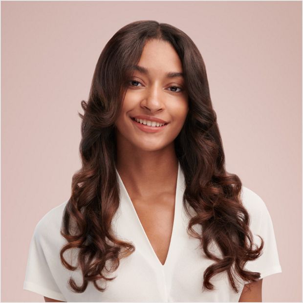 Dalgalı föne sahip model