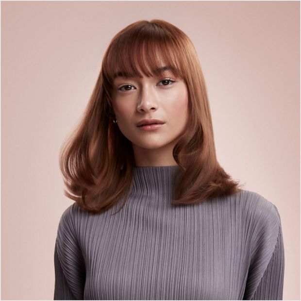 Fönlü saça sahip model