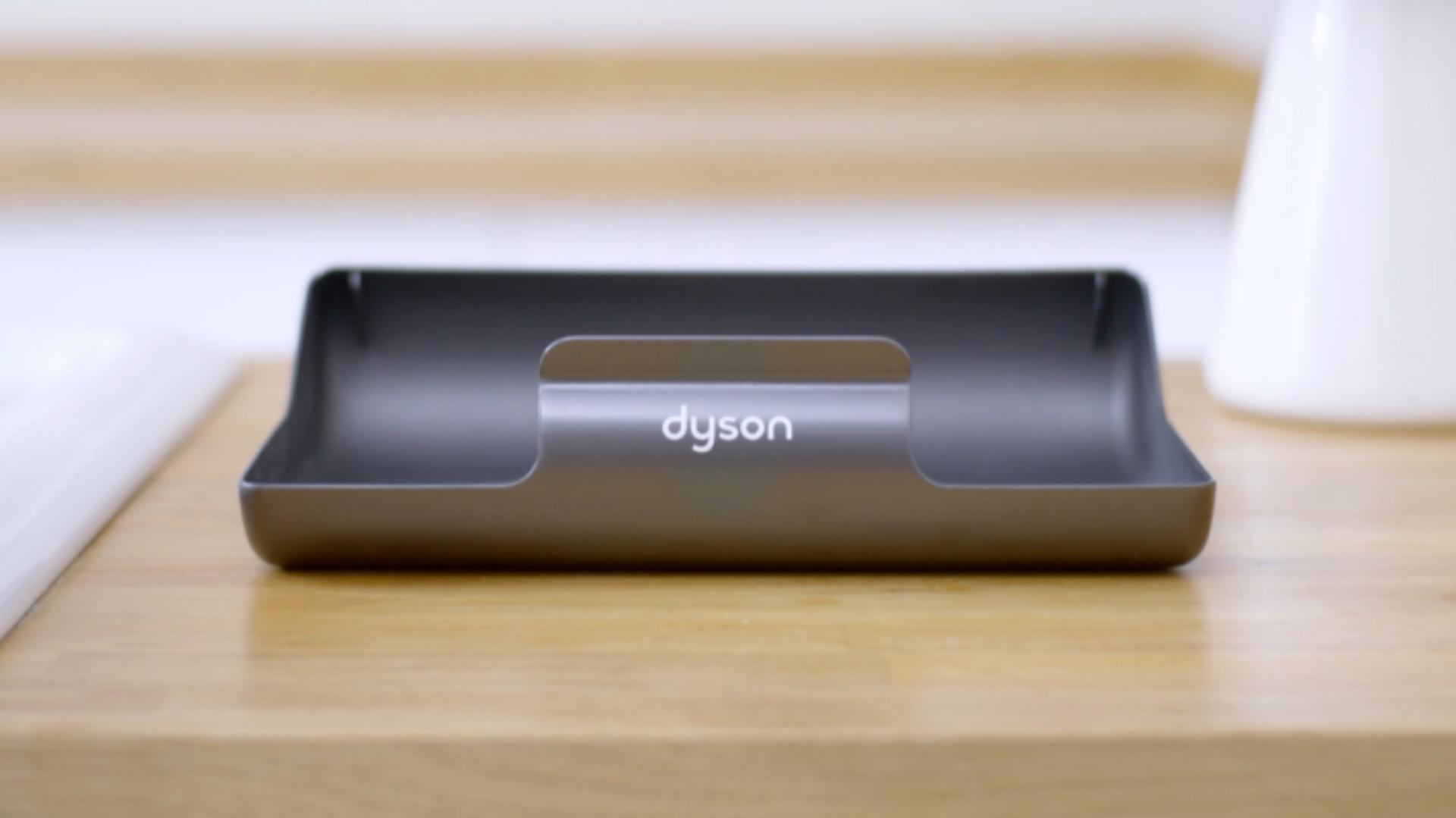 The Dyson Submarine wet roller head’s drip tray.