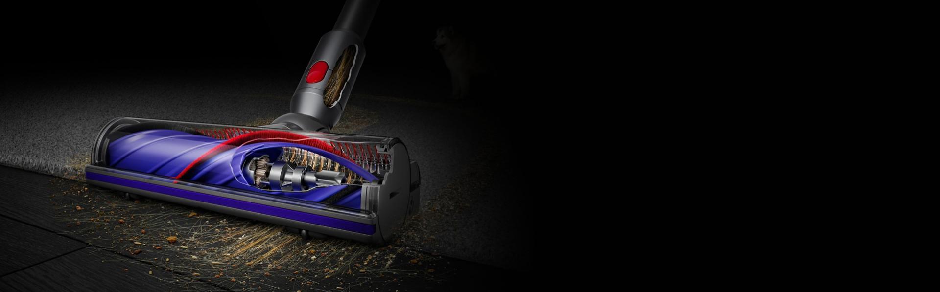Cutaway of the Dyson Motorbar cleaner head showing the de-tangling technology.