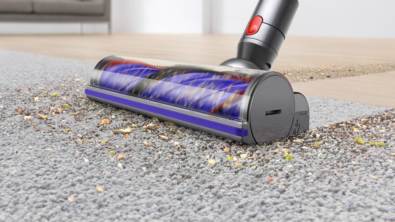 Direct drive cleaner head picking up debris