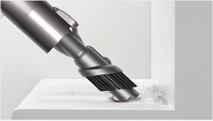 Kombi-Zubehördüse saugt Staub auf Kombi-Zubehördüse saugt Staub auf