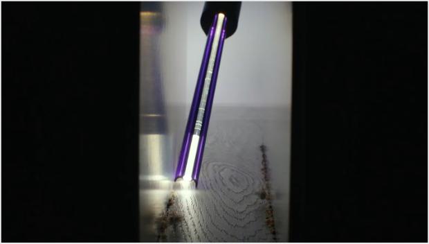 Light-pipe crevice tool in use