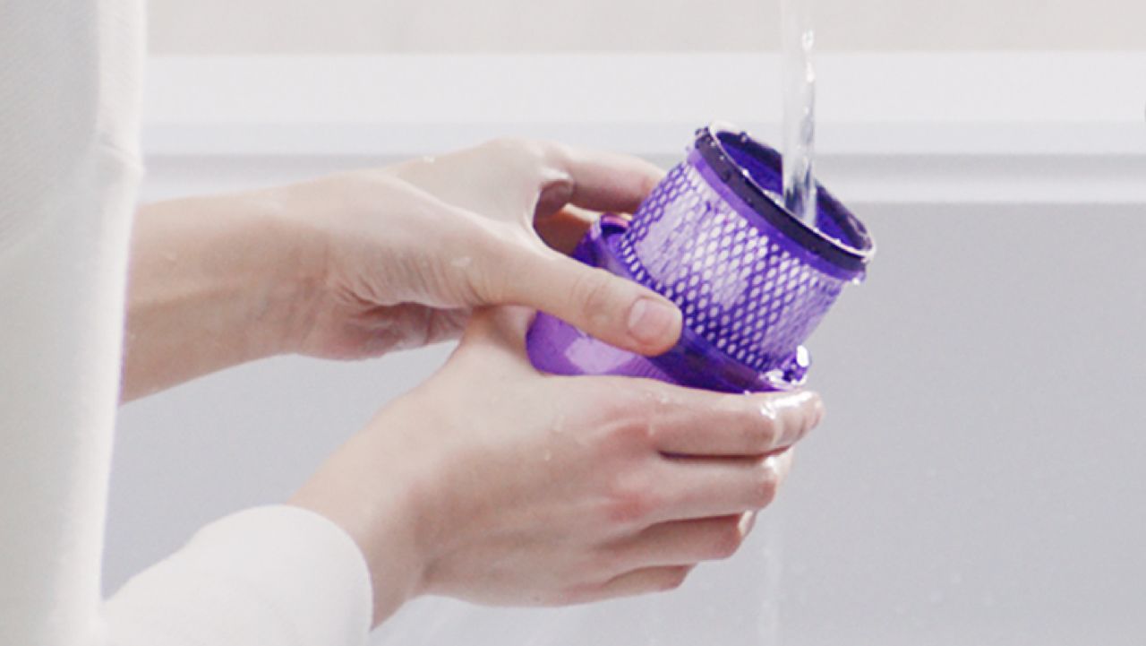 Video showing how to wash and dry Dyson V11, Dyson V15 Detect, Dyson Outsize vacuum filter