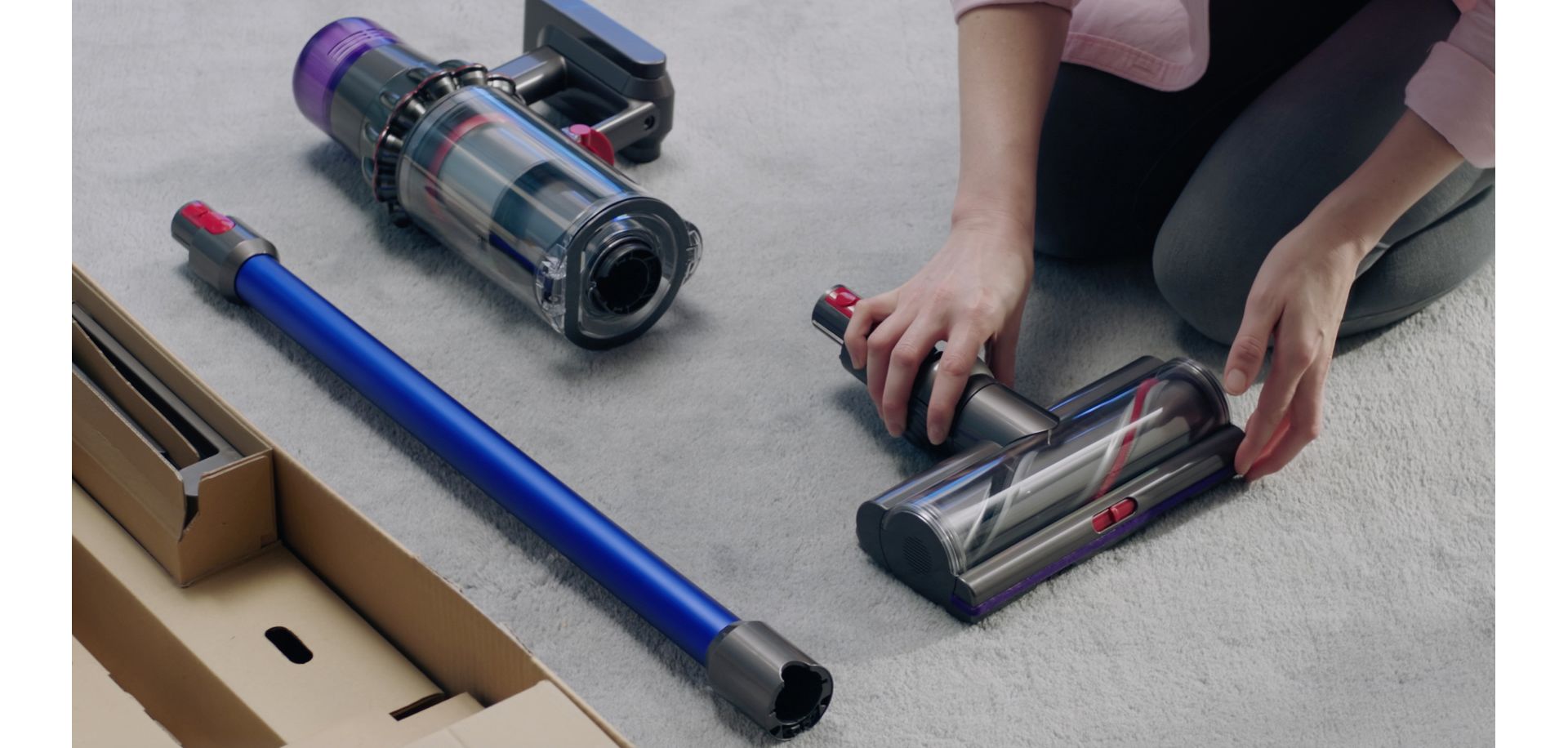 Video about how to assemble and use your Dyson V11™ vacuum