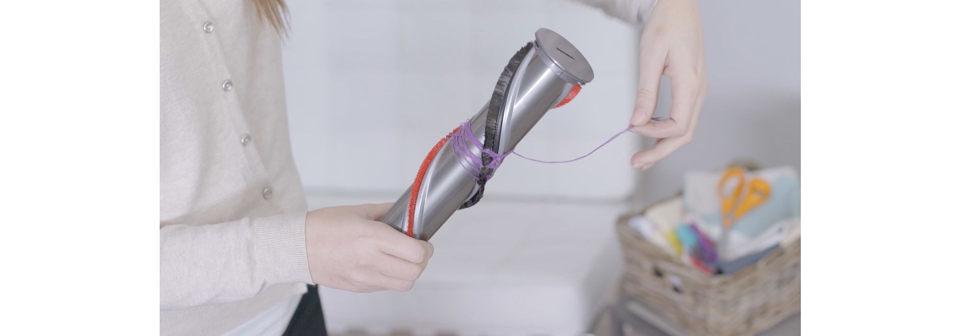 Vídeo sobre como proceder à manutenção do aspirador Dyson V11™