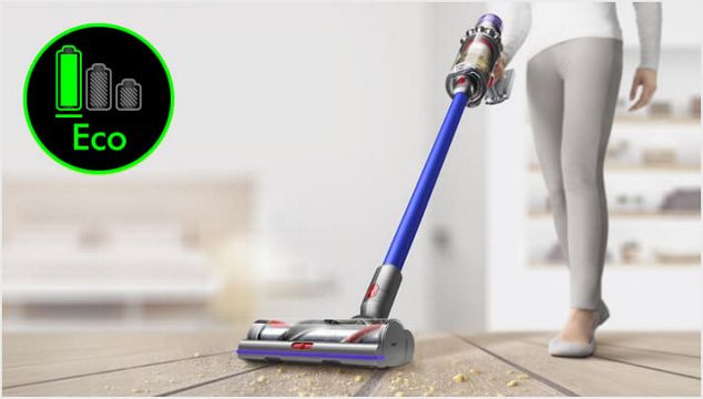 Aspirador Dyson V11 a ser utilizado