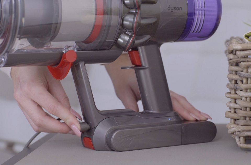 Charging your Dyson Outsize vacuum