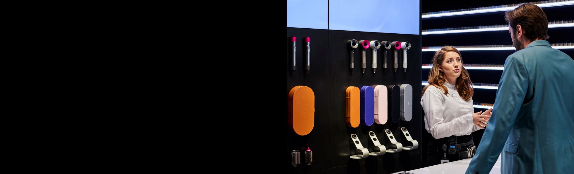 Innenbereich eines Dyson Demo Stores