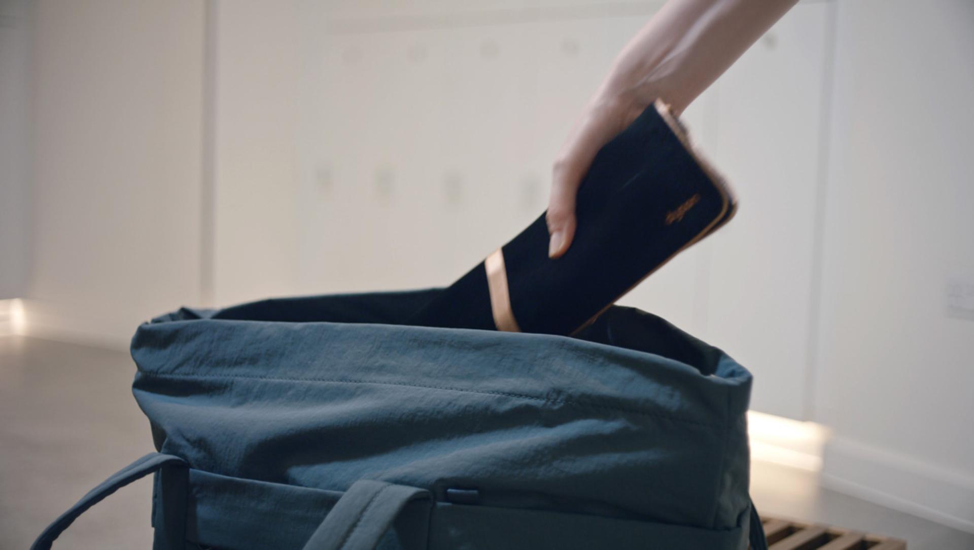 휴대 수하물에 넣은 스트레이트너