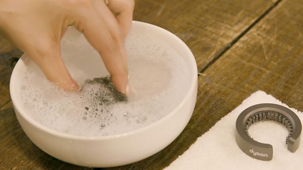 Video showing how to clean the filter.