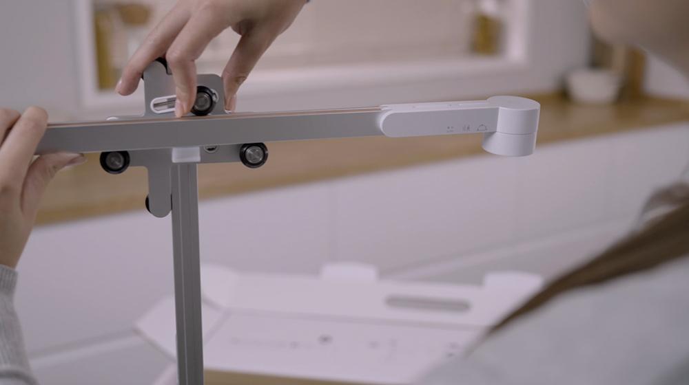 Video about setting up the Dyson Lightcycle™ task light