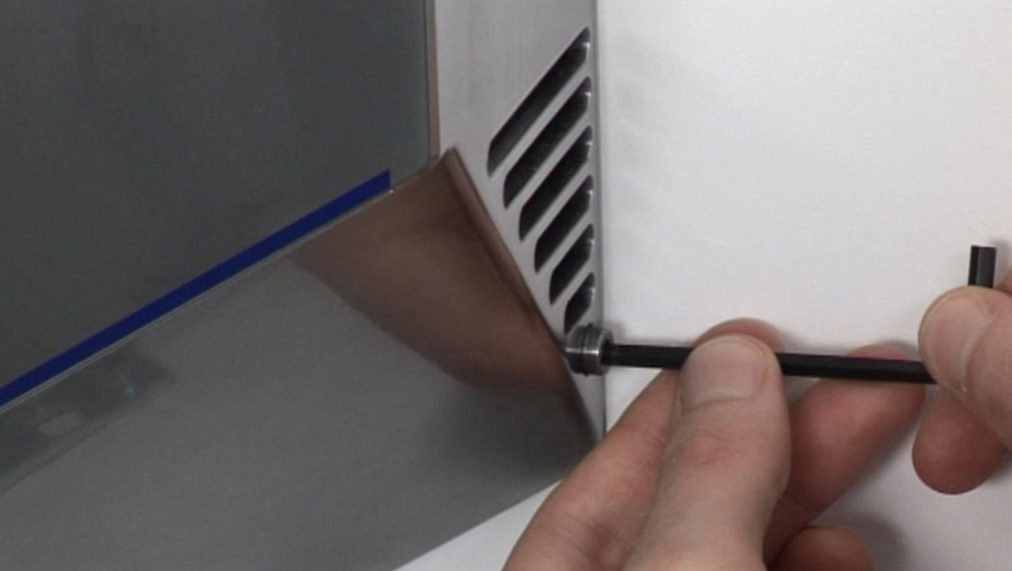 Play the video. How to replace the filter.