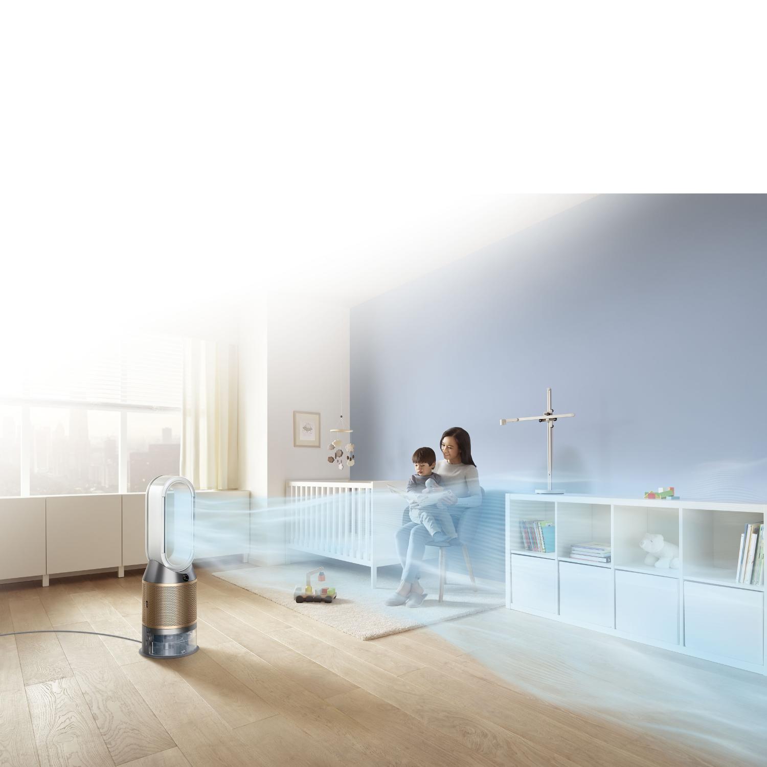 Pièce à vivre avec un purificateur humidifiant faisant circuler de l’air