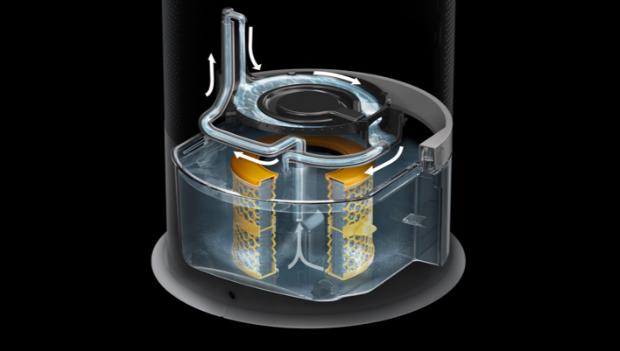 Primer plano del tanque de agua para mostrar el ciclo de limpieza profunda