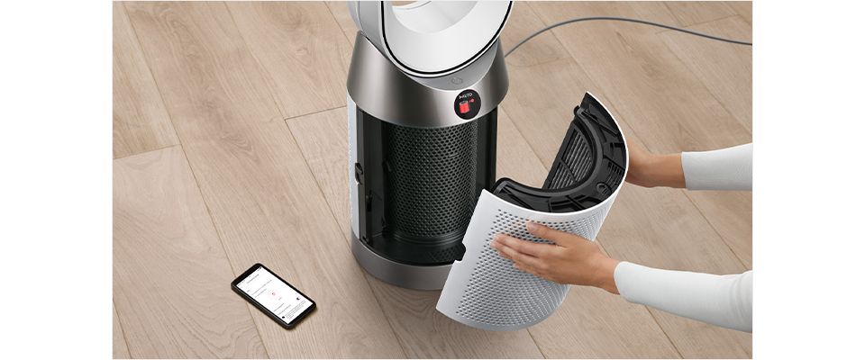 Filteret til Dyson Purifier Cool PC1-luftrenseren fjernes.