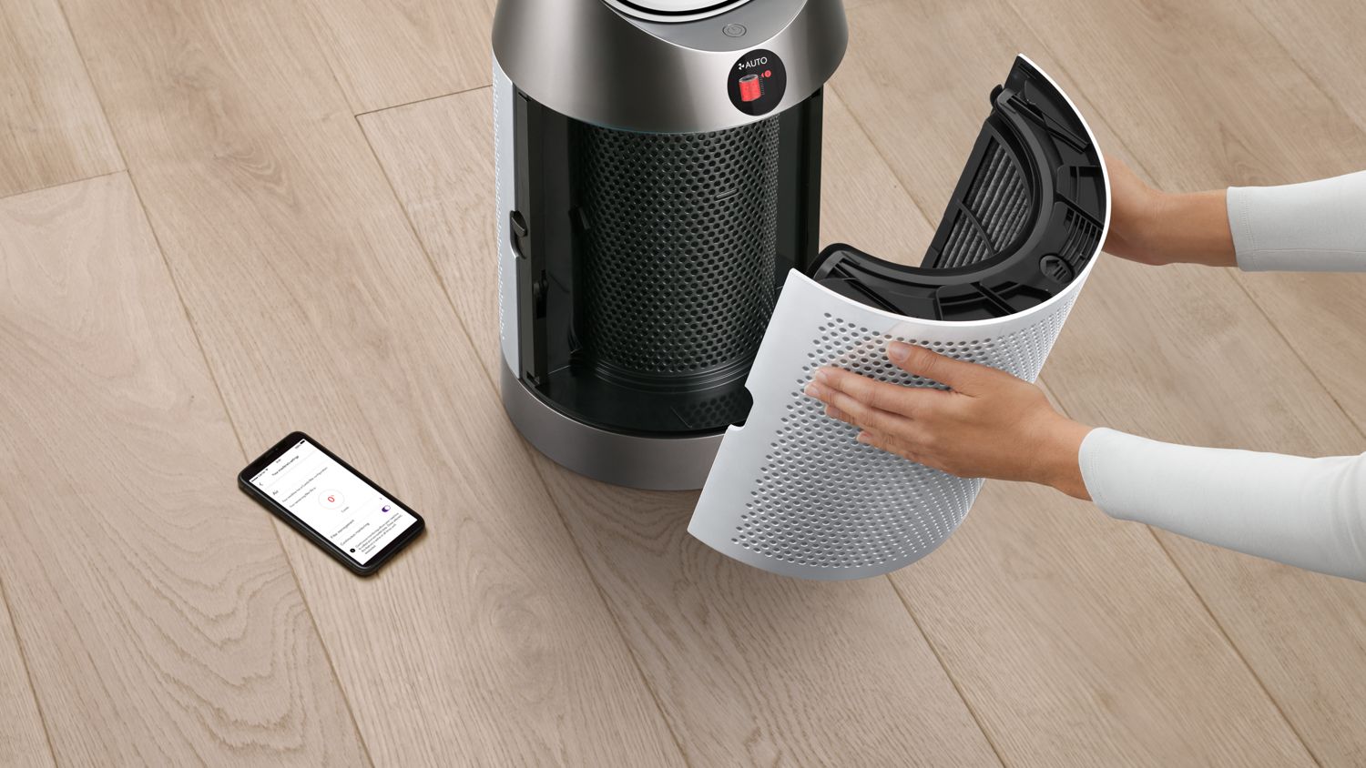 Retrait du filtre d’un purificateur Dyson Cool PC1.