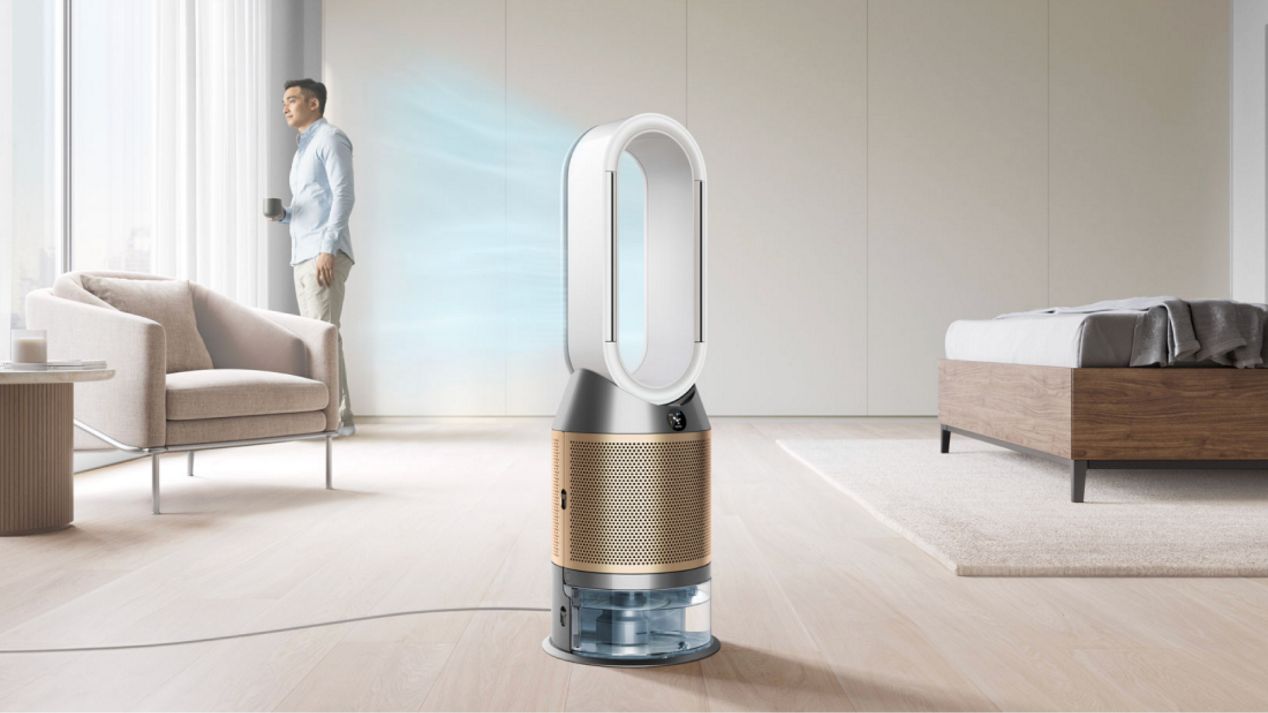 An air purifier with humidification function distributes a powerful, cooling airflow.