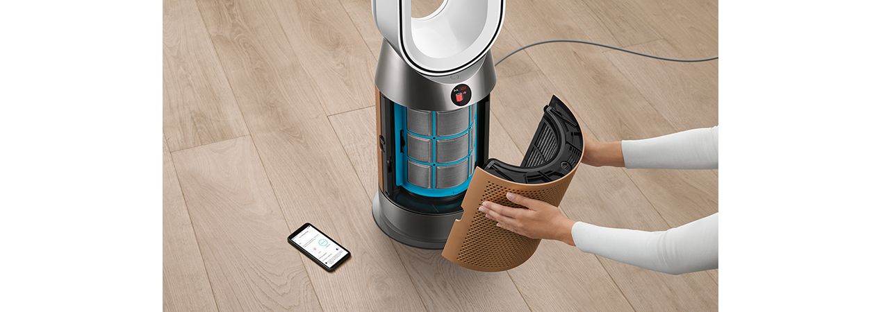 Dyson purifier heater having its filter changed
