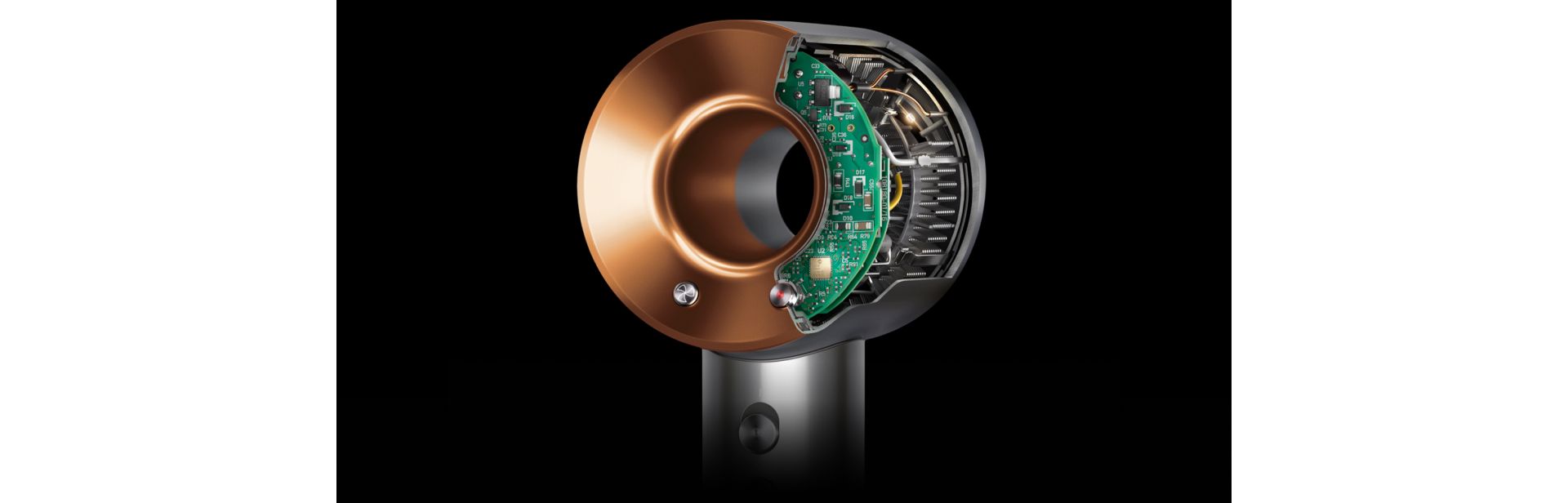 A Dyson Supersonic hajszárító légnyílásán keresztül látható az intelligens hőszabályozó technológia.