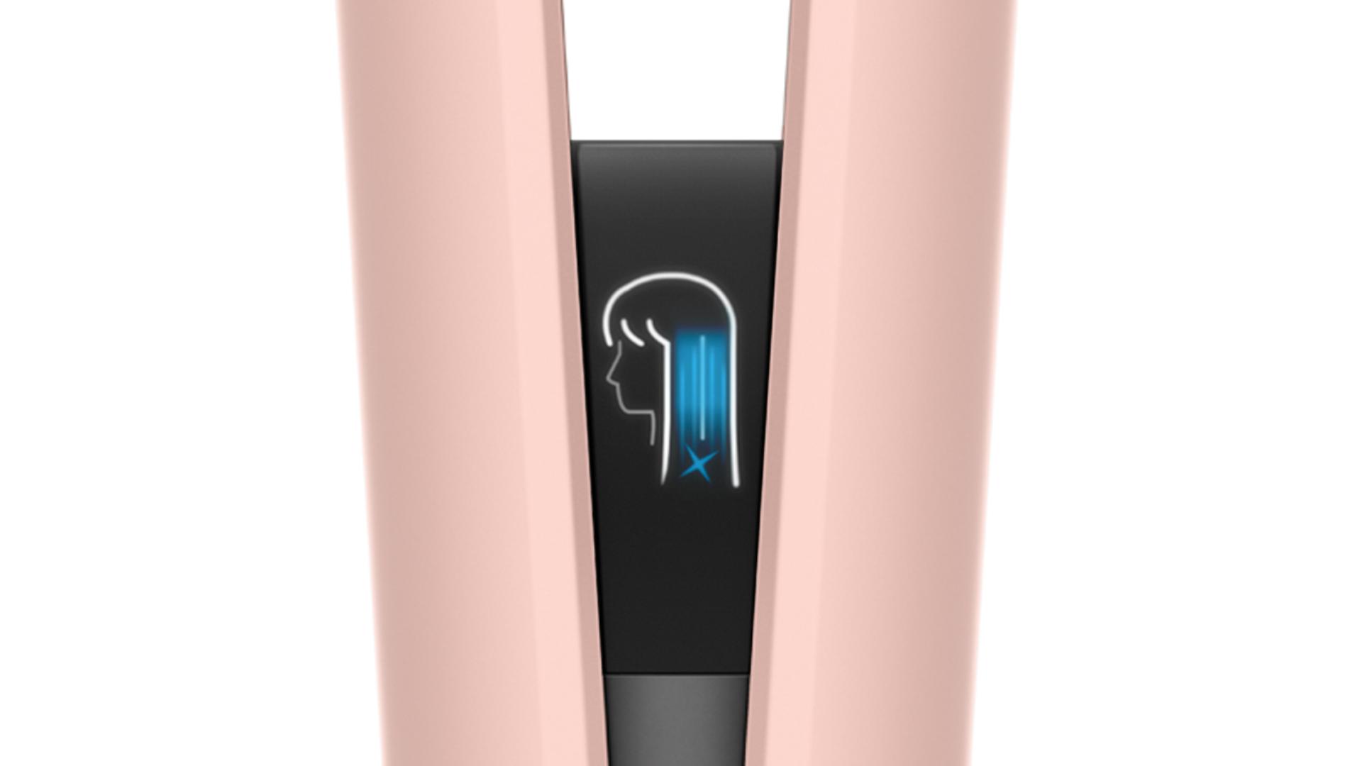 Closeup of the screen on the Airstrait straightener showing Cool mode.