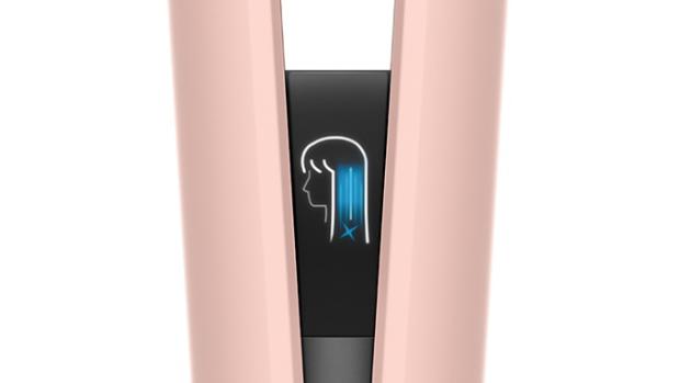 Closeup of the screen on the Airstrait straightener showing Cool mode.