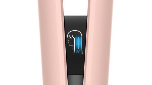 Closeup of the screen on the Airstrait straightener showing Cool mode.