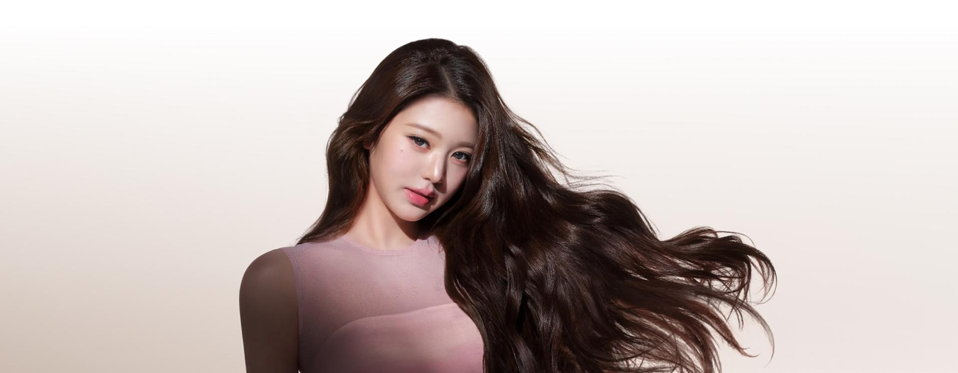 Jang Won-young shows off her hair styled using Dyson Beauty devices and products.