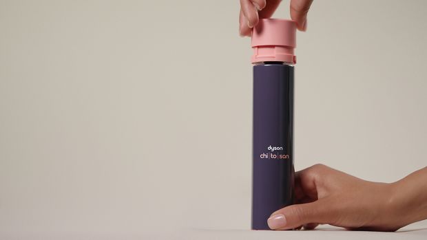 Pompița este atașată la o nouă reumplere.