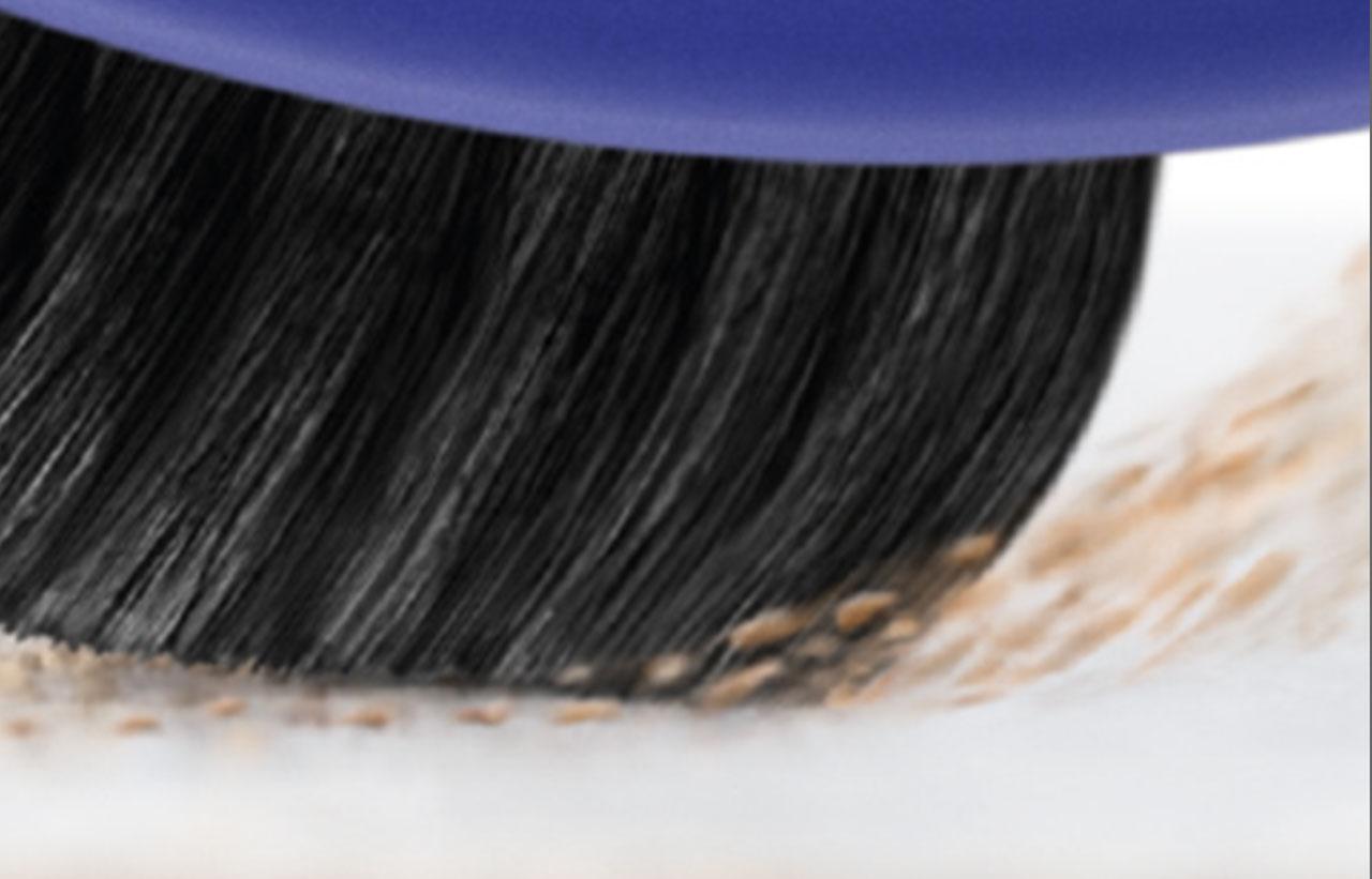 Carbon fibre filaments on Digital Motorbar XL™ cleaner head brush bar