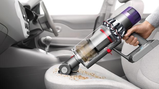V10, korišten kao ručni usisavač za čišćenje unutrašnjosti automobila