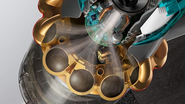 Vue en coupe du côté d’un Dyson V15s Detect Submarine montrant le moteur en train de tourner.