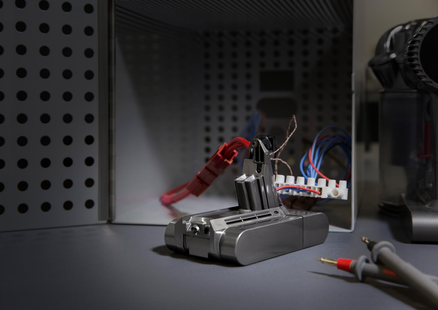 Dyson vacuum battery