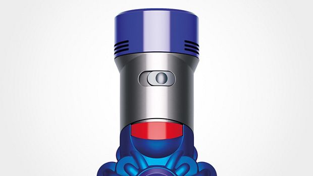 zbliżenie na suwak trybów mocy na obudowie odkurzacza Dyson V7