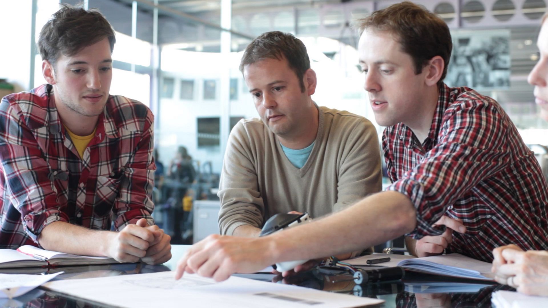 Dyson V8™ vacuum Engineering Dyson