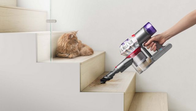 Dyson V8 Cordless Vacuum with 6 accessories Silver/Nickel 400473-01 - Best  Buy