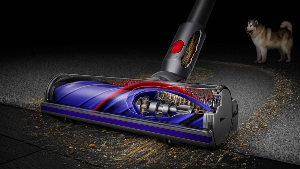 Вид в разрезе накладки пола Dyson Motorbar Головка очистителя Dyson Motorbar в разрезе