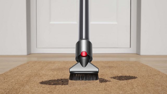 Buy the Dyson V10™ vacuum cleaner (Nickel Copper)