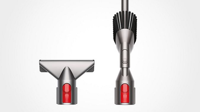 Embout large à détachement facile à côté de la brosse douce.