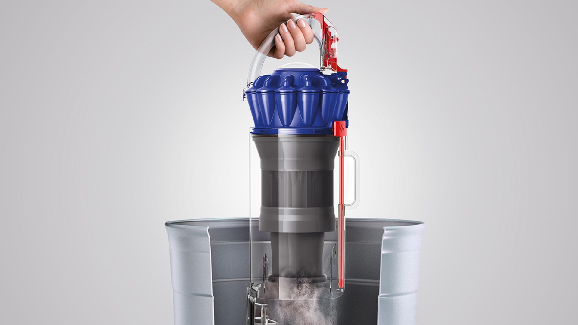 ולשחרר את הלכלוך המצטבר במיכל