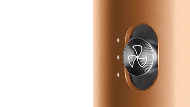 Nahaufnahme der Taste für die Luftstromgeschwindigkeit beim Dyson Airwrap 