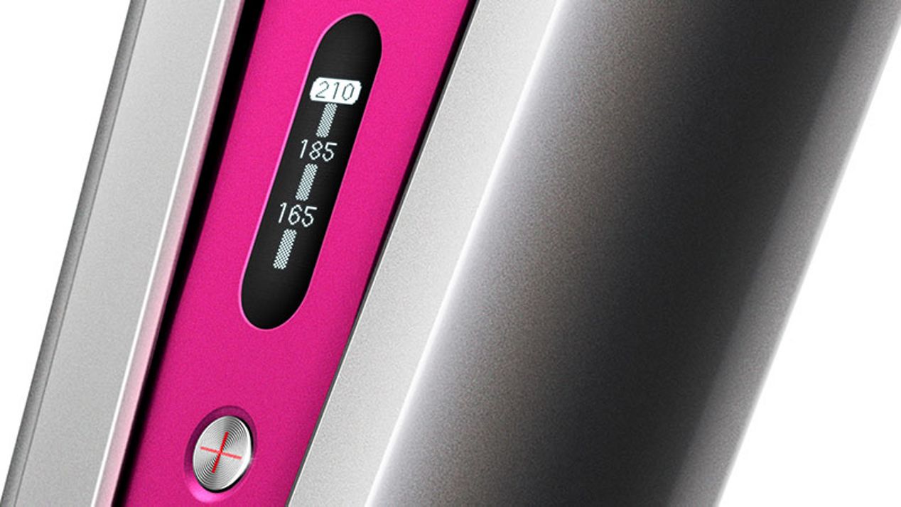 Apta para todo tipo de cabellos Primer plano de la pantalla de temperatura